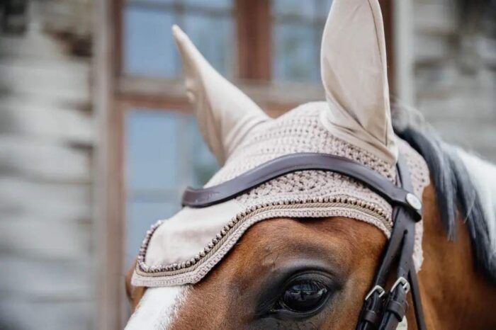 Kentucky flughuva sammet med pärlor, Beige